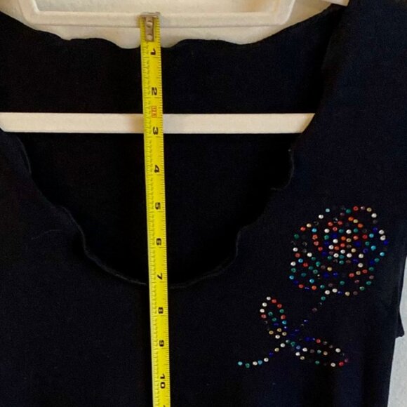 Black Graphic Rhinestone Cap Sleeved V-neck Shirt Size S - Picture 8 of 9